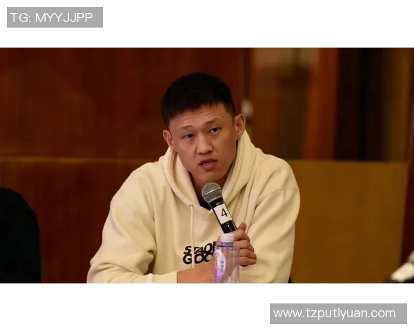 周鹏：从篮球场上的传奇到生活中的榜样，探寻他的奋斗与坚持之路